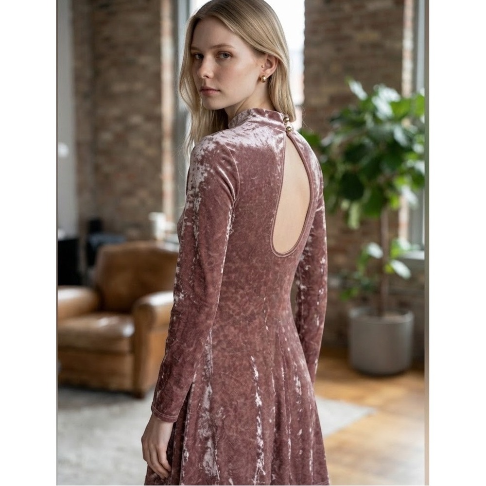 Urbanology Crushed Velvet Mini Dress Womens M Pink Open Back Mock Neck NWT